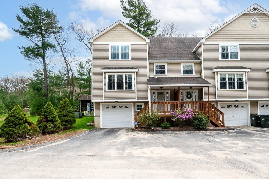 72 Arthur Dr 72, Northbridge, MA 01588