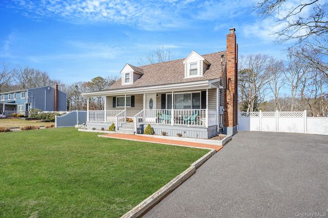 67 Pentmoor Drive, Mastic, NY 11950