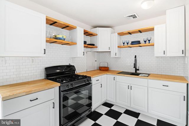 906 STEPHEN AVE, Croydon, PA 19021