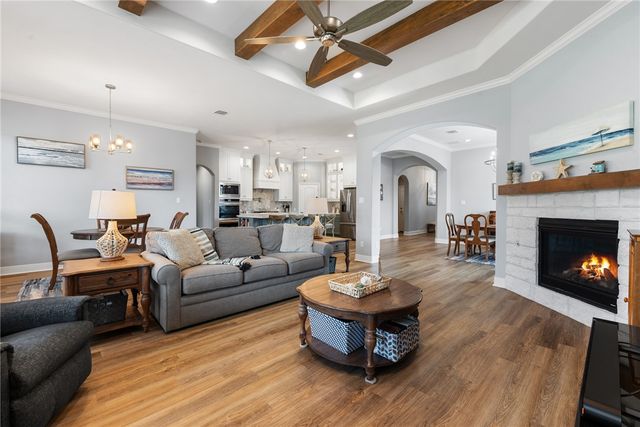 4345 Fox River Lane, Bryan, TX 77802