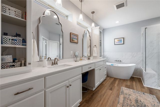 4345 Fox River Lane, Bryan, TX 77802