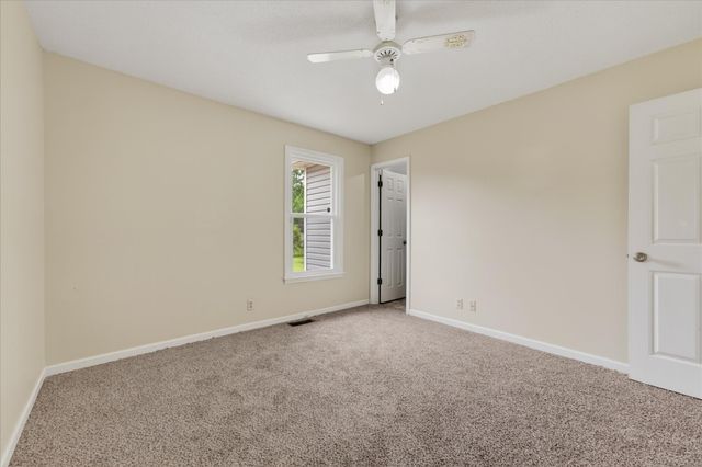557 Anita Dr, Clarksville, TN 37042