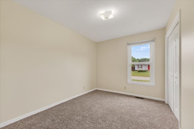 557 Anita Dr, Clarksville, TN 37042