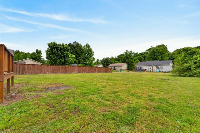 557 Anita Dr, Clarksville, TN 37042