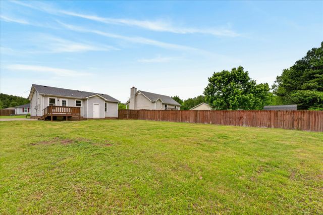 557 Anita Dr, Clarksville, TN 37042