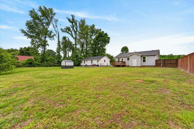 557 Anita Dr, Clarksville, TN 37042