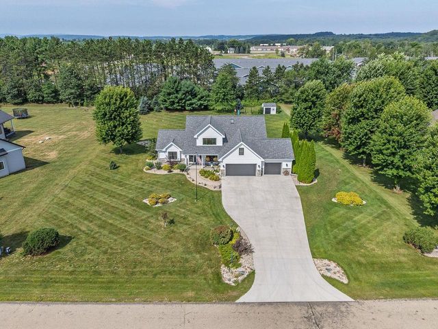 S4166 Whispering Pines Drive, Baraboo, WI 53913