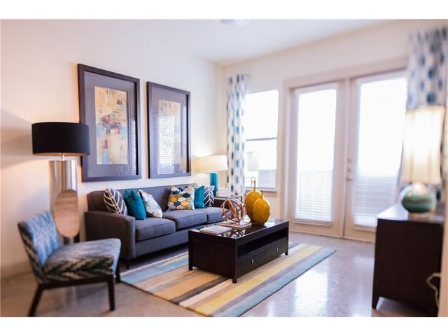 2901 W 5th Street 212, Fort Worth, TX 76107