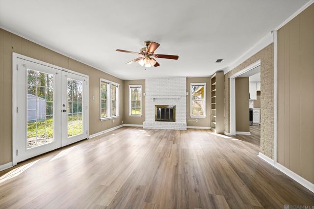 3584 Courtland Dr, Baton Rouge, LA 70814