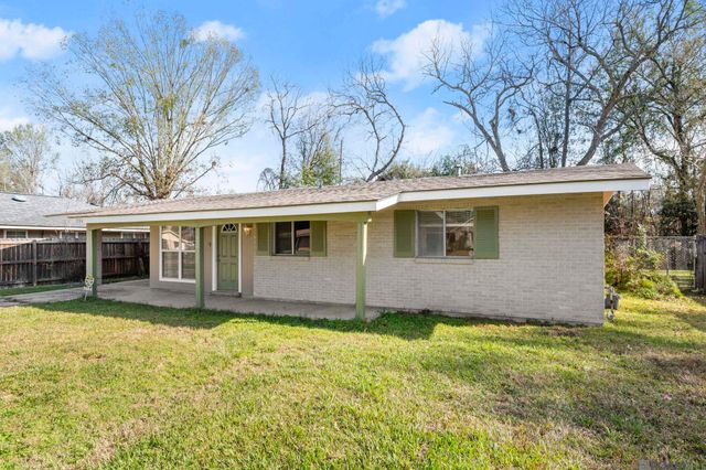 3584 Courtland Dr, Baton Rouge, LA 70814