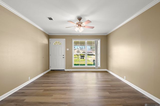 3584 Courtland Dr, Baton Rouge, LA 70814