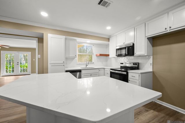 3584 Courtland Dr, Baton Rouge, LA 70814