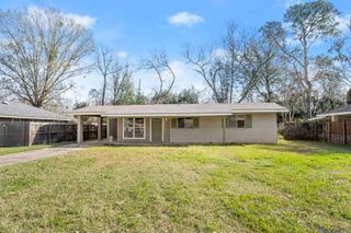 3584 Courtland Dr, Baton Rouge, LA 70814