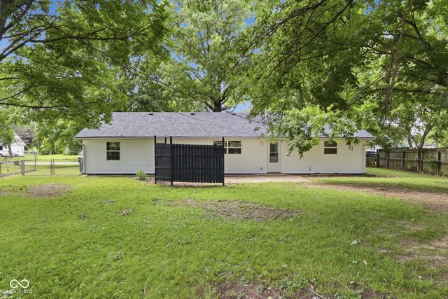 1225 Ridge Top Drive, Greenwood, IN 46142