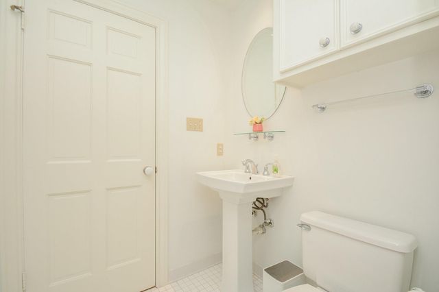 9518 Bayou Brook Street, Houston, TX 77063