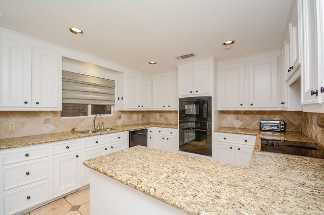 9518 Bayou Brook Street, Houston, TX 77063