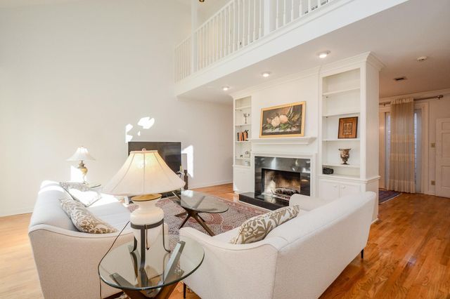 9518 Bayou Brook Street, Houston, TX 77063