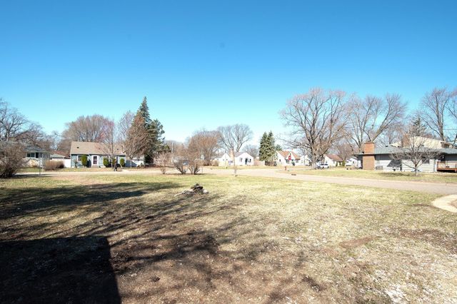 4370 Adair Avenue N, Crystal, MN 55422