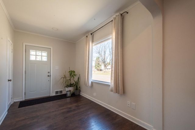 4370 Adair Avenue N, Crystal, MN 55422