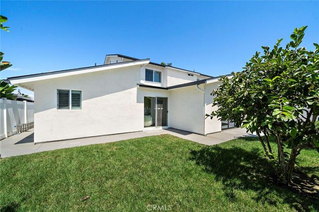 9162 Brabham Drive, Huntington Beach, CA 92646