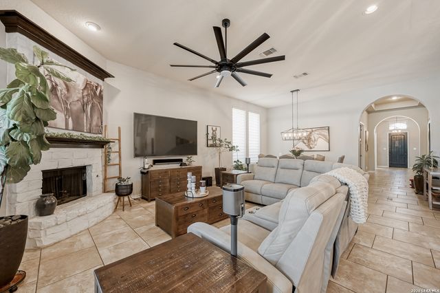 7515 McKinney, San Antonio, TX 78254