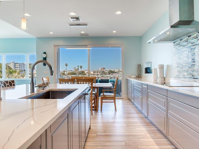 208 171ST AVENUE E, North Redington Beach, FL 33708