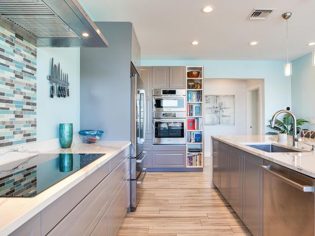 208 171ST AVENUE E, North Redington Beach, FL 33708