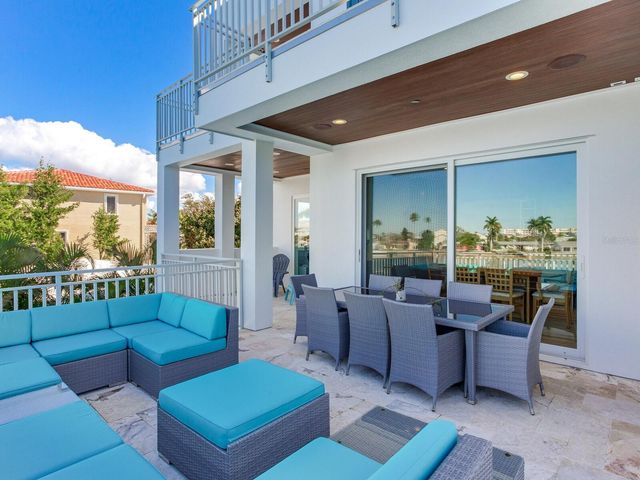 208 171ST AVENUE E, North Redington Beach, FL 33708