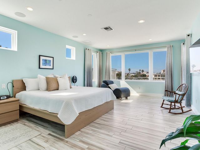 208 171ST AVENUE E, North Redington Beach, FL 33708