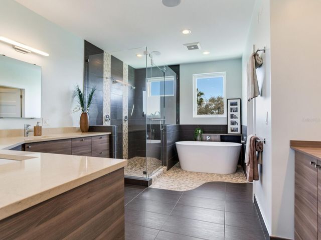 208 171ST AVENUE E, North Redington Beach, FL 33708