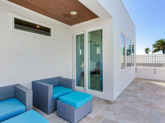 208 171ST AVENUE E, North Redington Beach, FL 33708