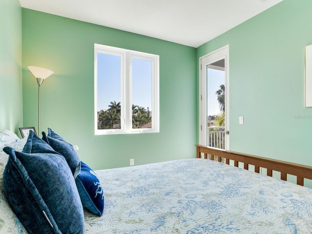 208 171ST AVENUE E, North Redington Beach, FL 33708