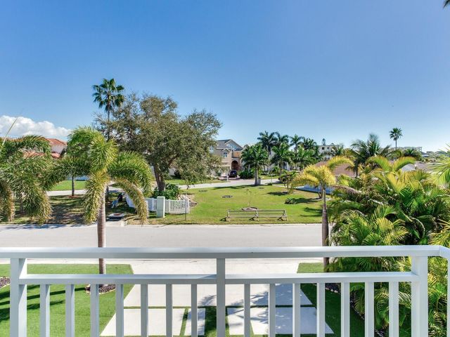 208 171ST AVENUE E, North Redington Beach, FL 33708