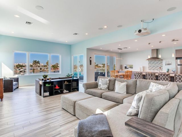 208 171ST AVENUE E, North Redington Beach, FL 33708