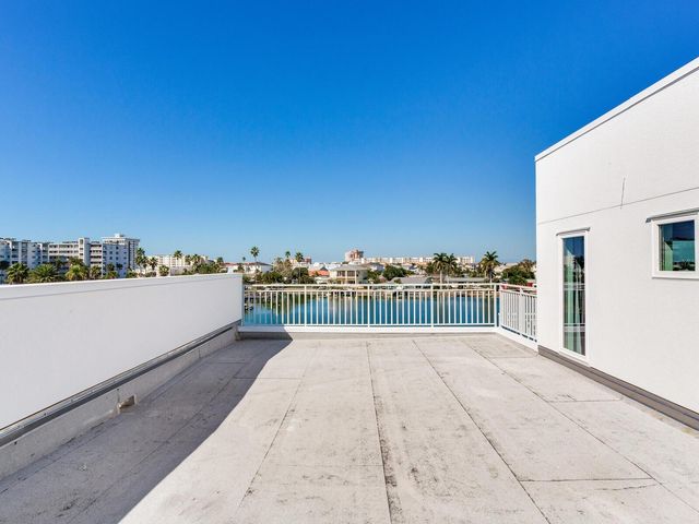 208 171ST AVENUE E, North Redington Beach, FL 33708