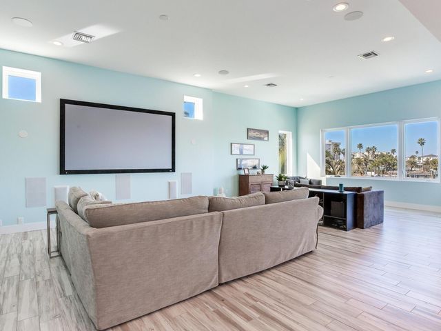 208 171ST AVENUE E, North Redington Beach, FL 33708