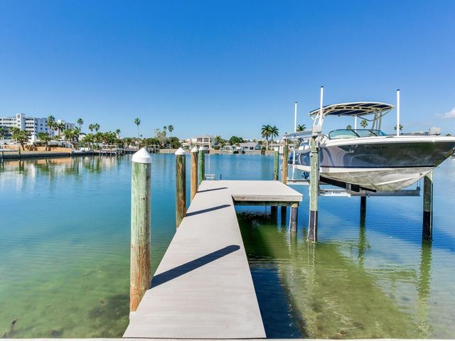 208 171ST AVENUE E, North Redington Beach, FL 33708