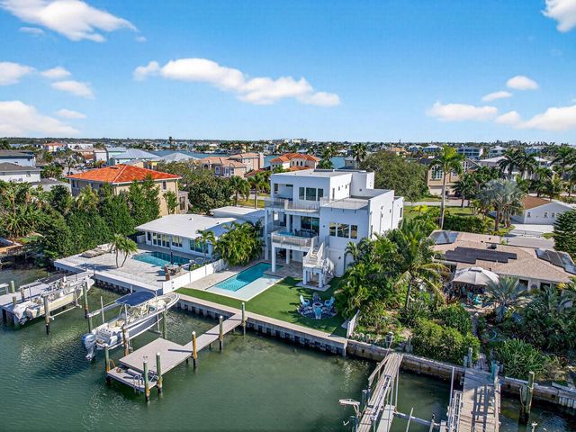 208 171ST AVENUE E, North Redington Beach, FL 33708