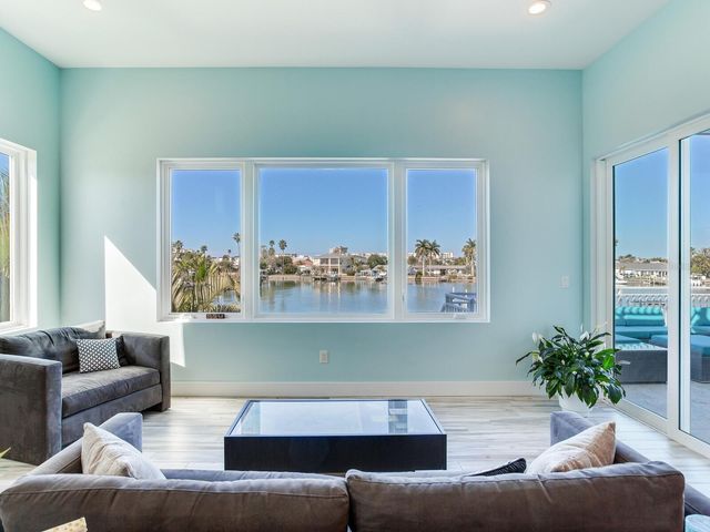 208 171ST AVENUE E, North Redington Beach, FL 33708