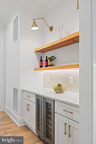 352 AYR HILL AVE NE, Vienna, VA 22180