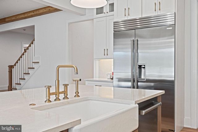 352 AYR HILL AVE NE, Vienna, VA 22180