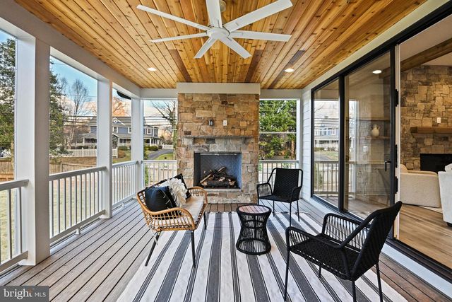 352 AYR HILL AVE NE, Vienna, VA 22180