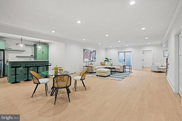 352 AYR HILL AVE NE, Vienna, VA 22180