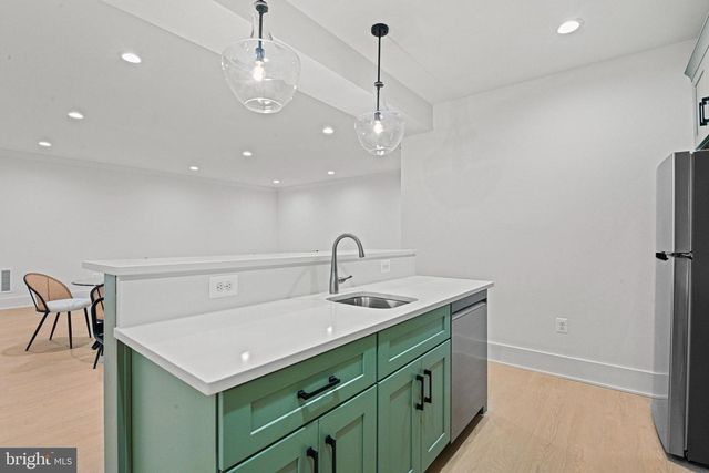 352 AYR HILL AVE NE, Vienna, VA 22180