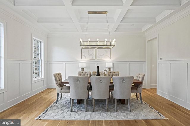 352 AYR HILL AVE NE, Vienna, VA 22180