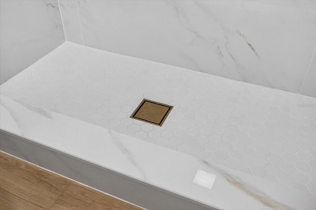 6124 E 111TH AVENUE, Tampa, FL 33617