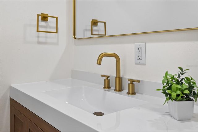 6124 E 111TH AVENUE, Tampa, FL 33617