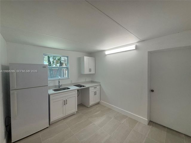 6765 SW 34th Street 1, Miami, FL 33155