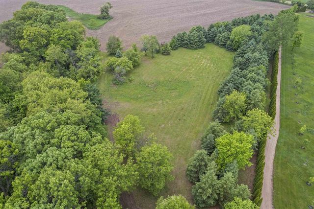 2150 E Carly Court, Milton, WI 53563