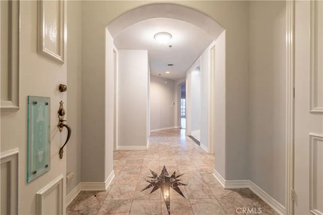 120 S Palm 101, Beverly Hills, CA 90212